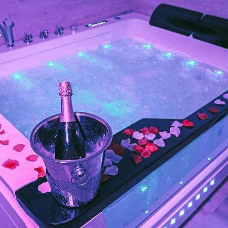 Villa CoCoon - Suite avec Spa privatif Cuges-les-Pins Esterno foto