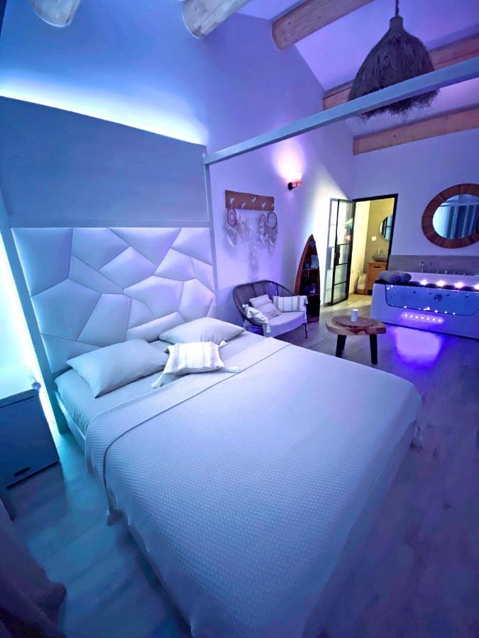 Villa CoCoon - Suite avec Spa privatif Cuges-les-Pins Esterno foto
