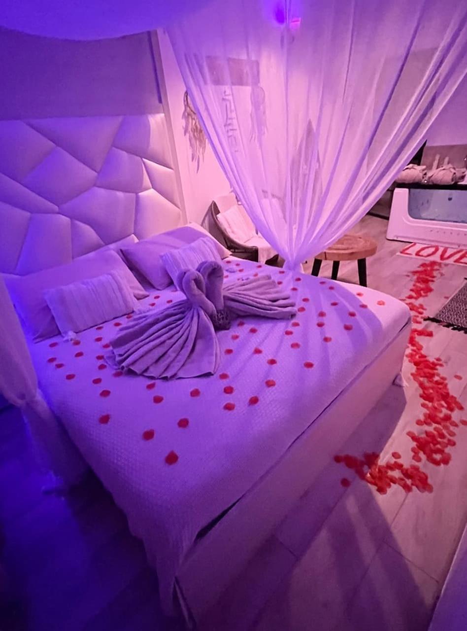 Villa CoCoon - Suite avec Spa privatif Cuges-les-Pins Esterno foto